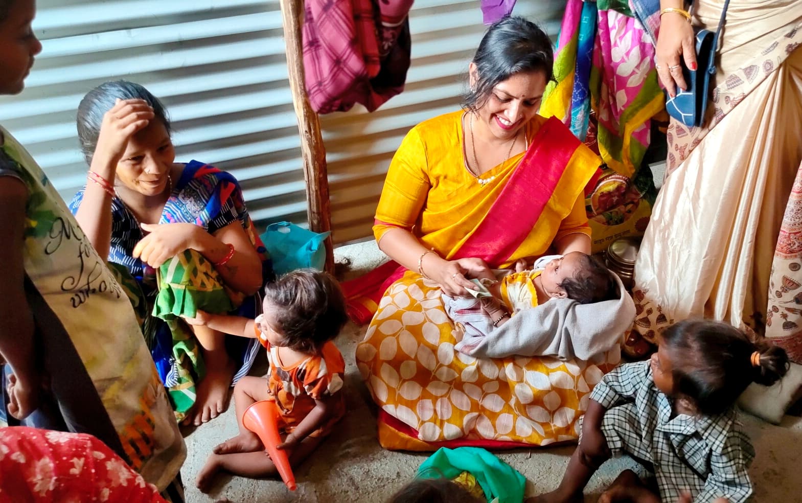 5. Food Donation To The Needy People-1