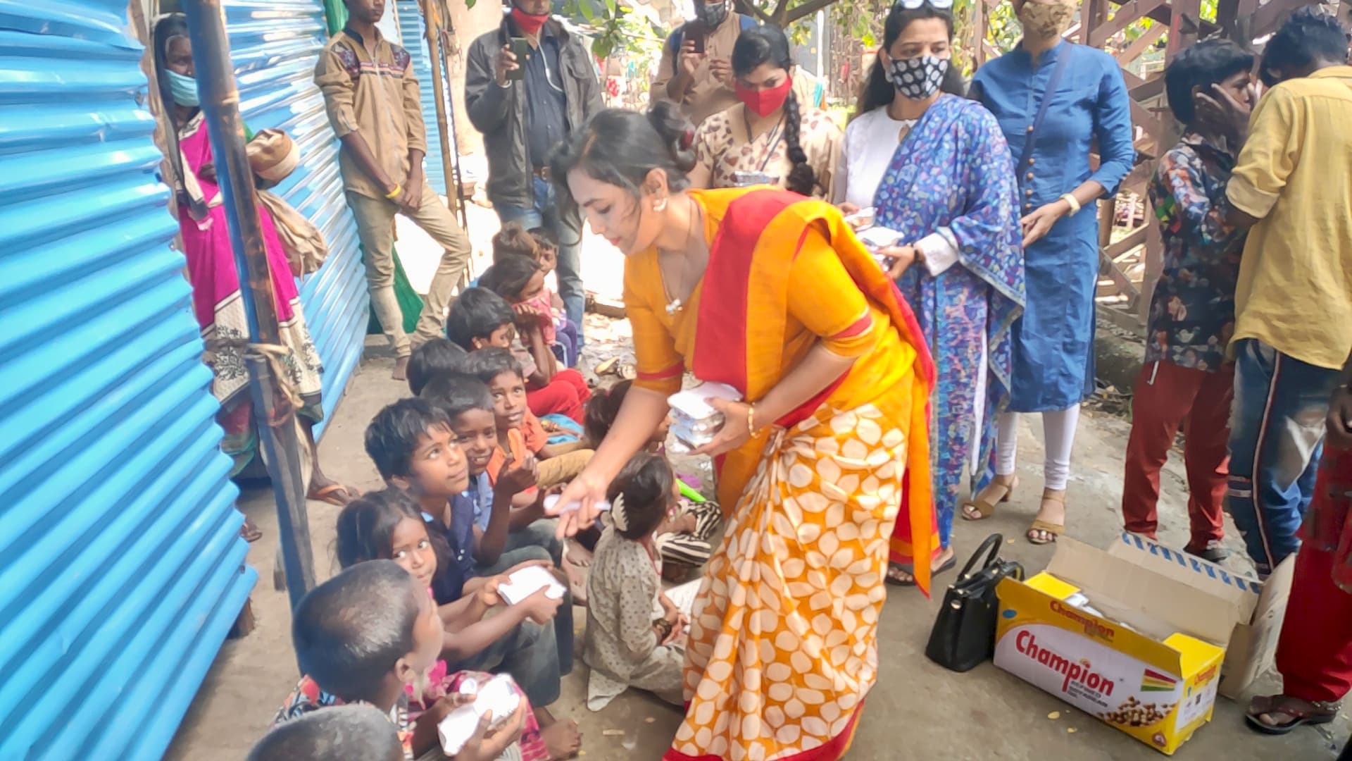 5. Food Donation To The Needy People-2